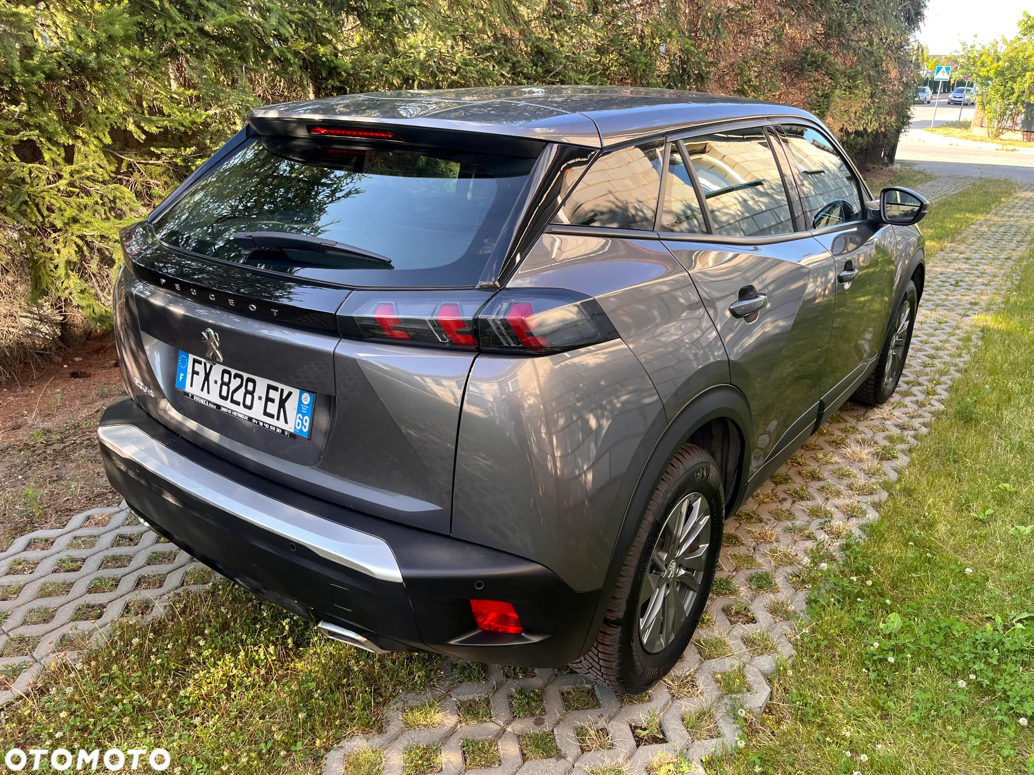 Peugeot 2008 PureTech 130 EAT8 Active Pack - 8