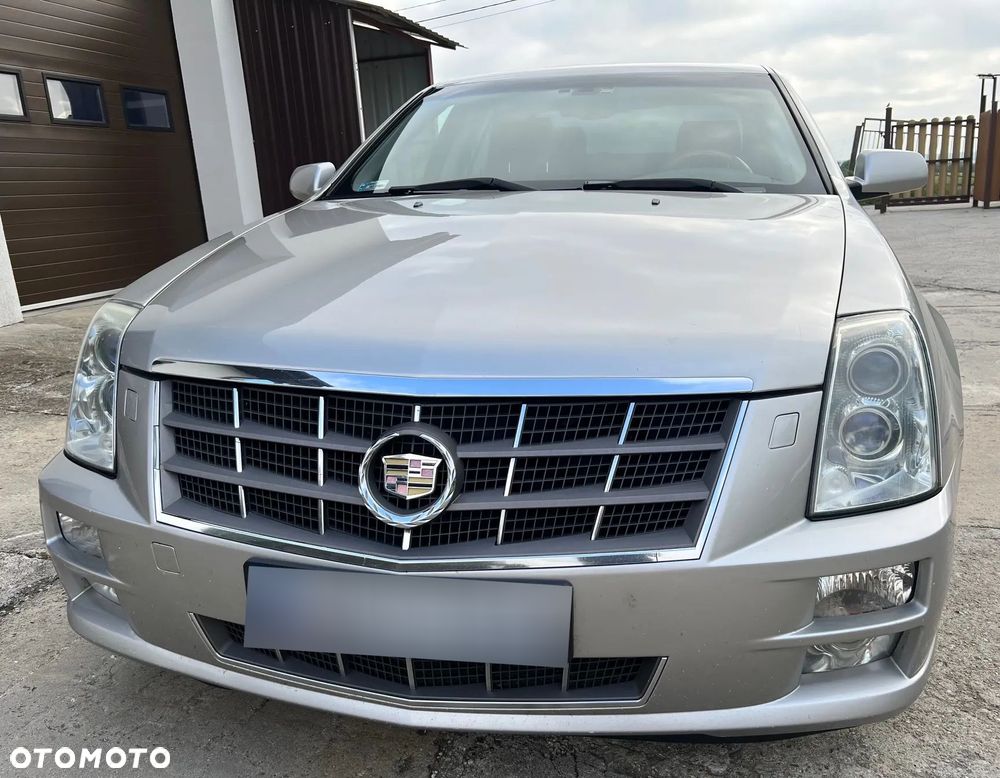 Cadillac STS - 2