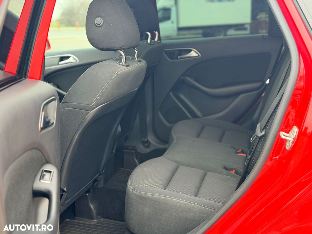 Mercedes-Benz B 180 - 13