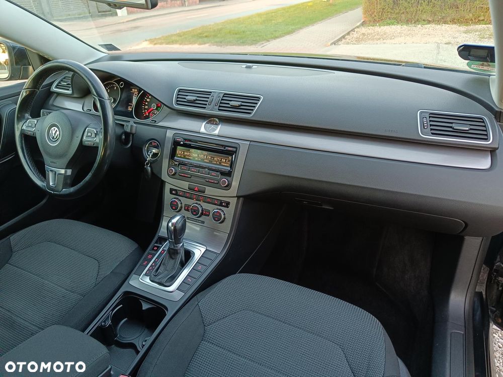 Volkswagen Passat 2.0 TDI DSG BlueMotion Technology Exclusive - 25
