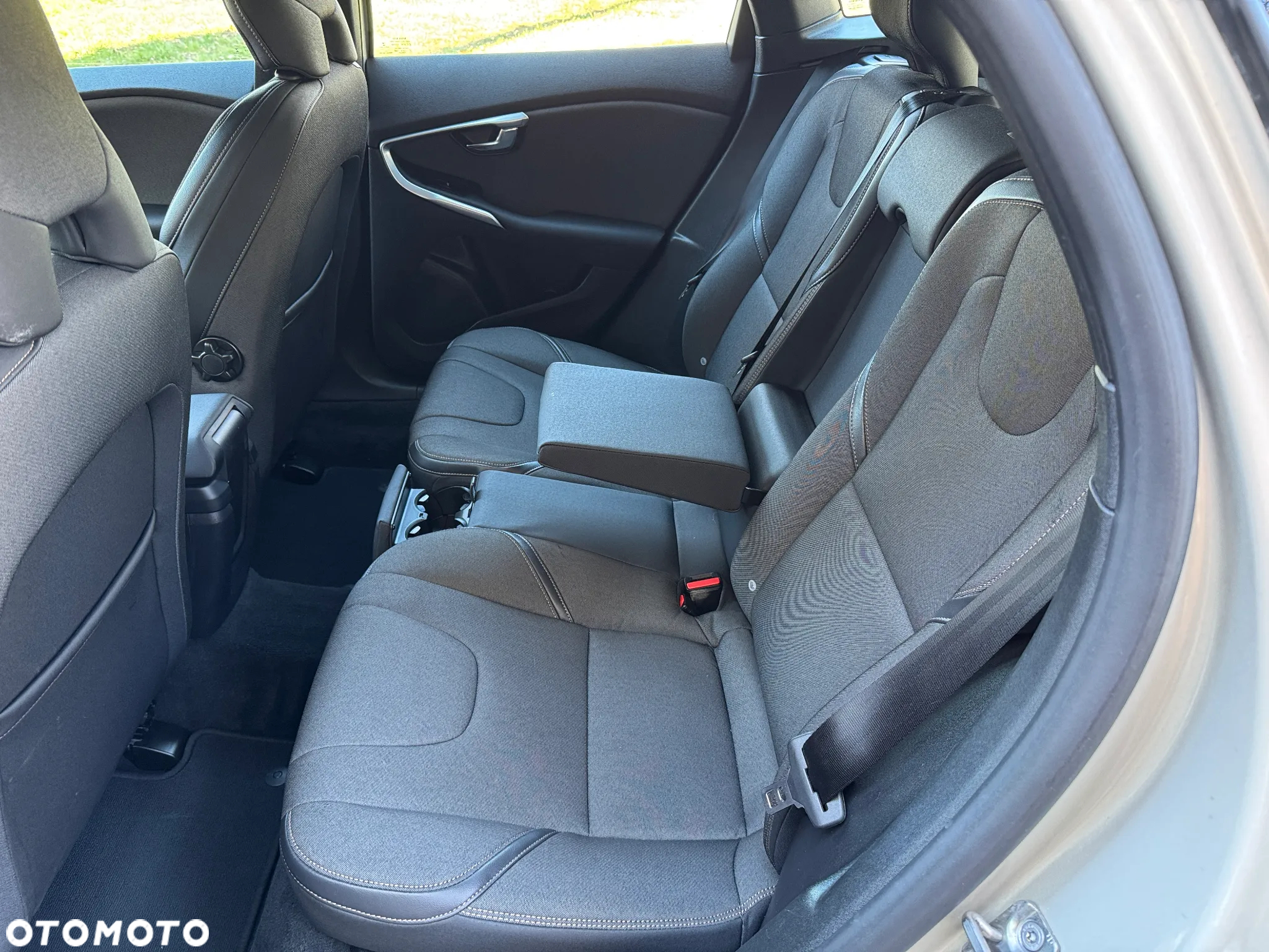 Volvo V40 Cross Country T3 Drive-E Momentum - 25