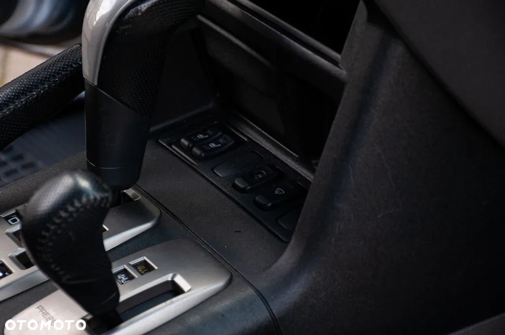 Mitsubishi Pajero 3.2 DI-D Automatik Dakar - 10