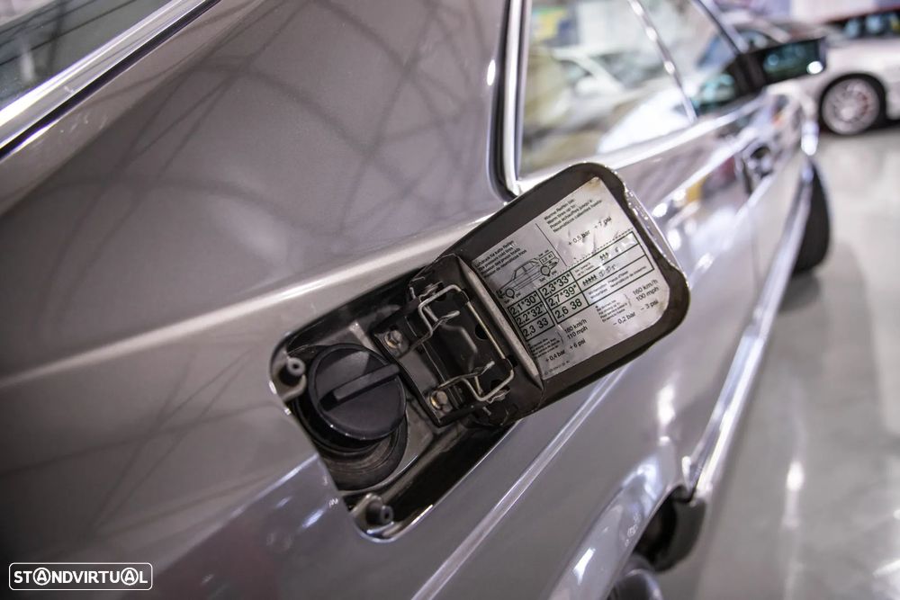 Mercedes-Benz W126 (1979-1992) - 11