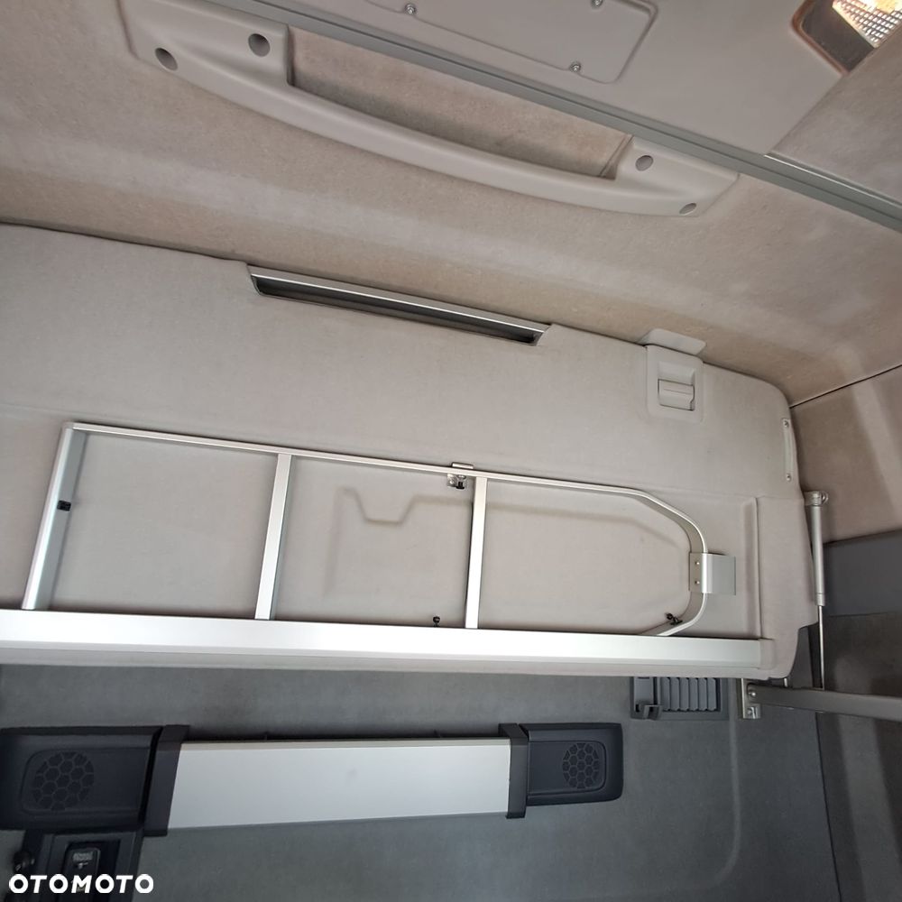 Renault T440 - 8