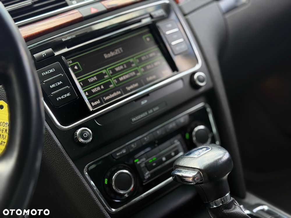 Skoda Superb 2.0 TDI Green tec DSG Elegance - 7