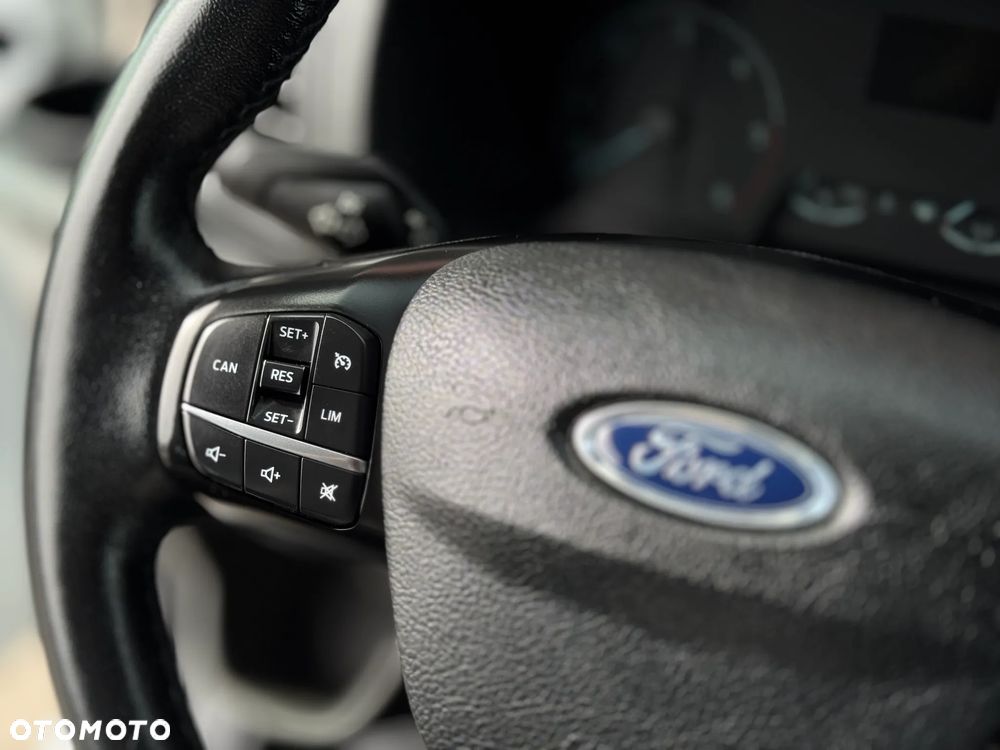 Ford CUSTOM - 28