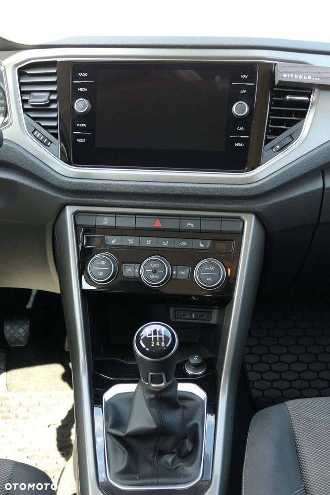 Volkswagen T-Roc 1.0 TSI Advance - 11