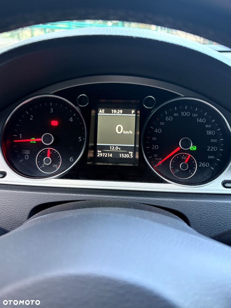 Volkswagen Passat 2.0 TDI DPF DSG Highline - 11