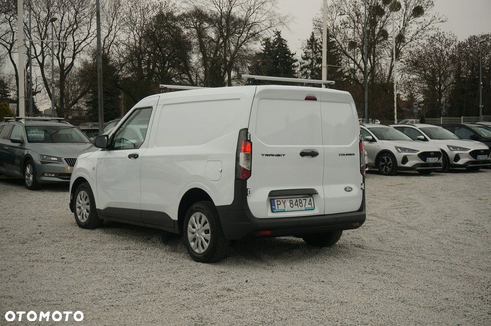 Ford Transit Courier - 9