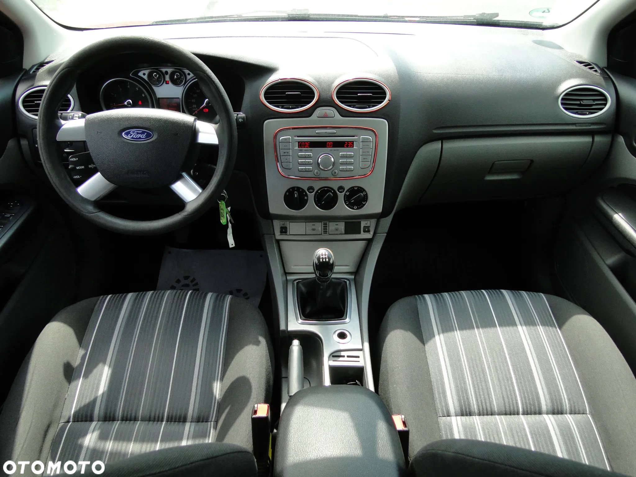 Ford Focus 1.6 16V Ghia - 6