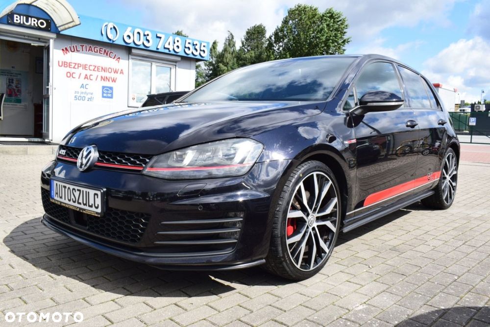 Volkswagen Golf - 6