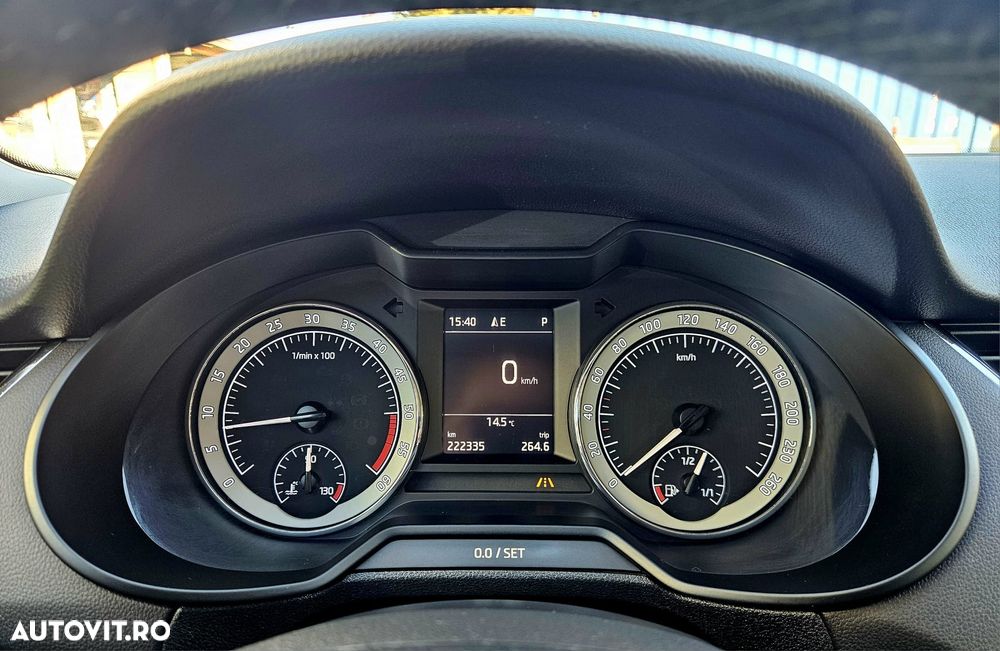 Skoda Octavia 1.6 TDI DSG Style - 8