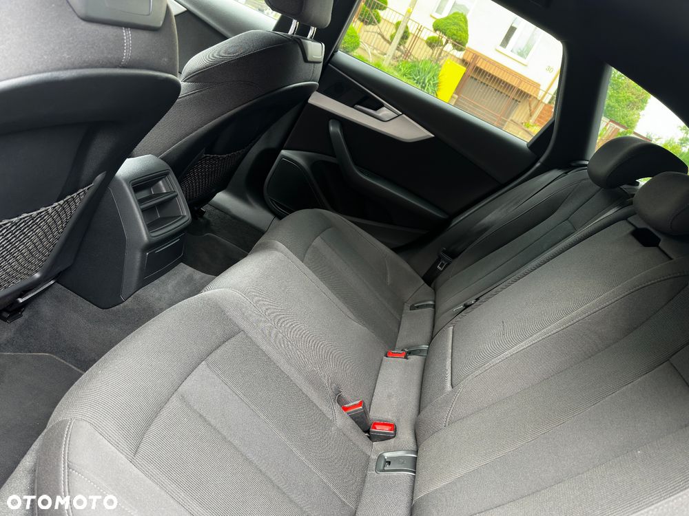 Audi A4 Avant 2.0 TFSI ultra S tronic sport - 20
