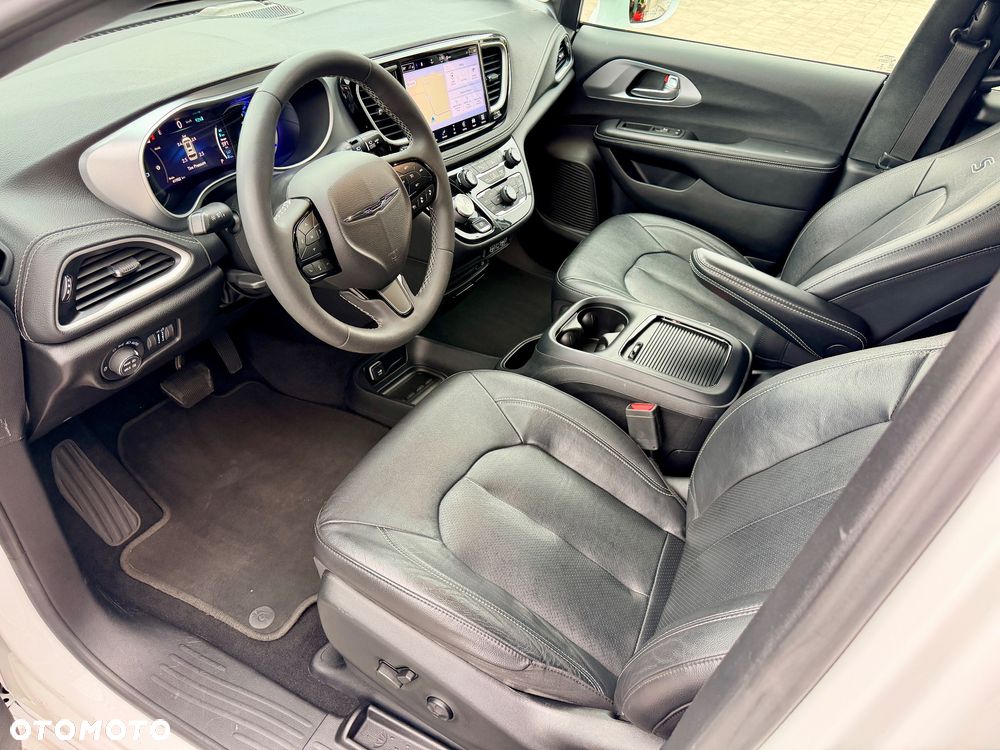 Chrysler Pacifica - 22