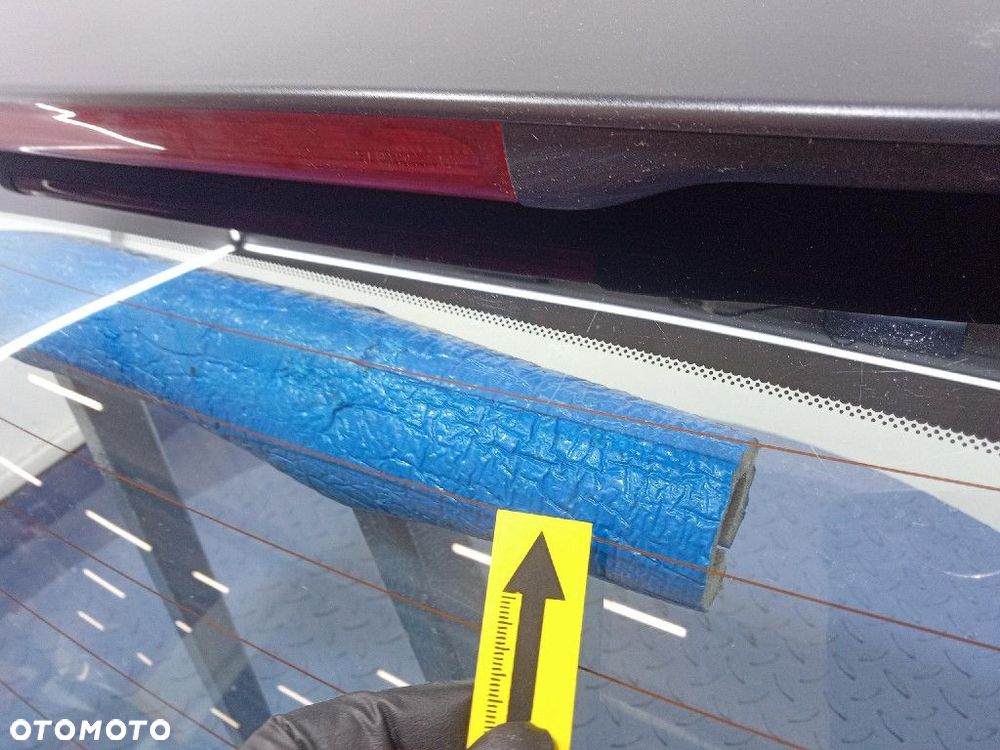 VOLVO C30  SZYBA TYLNA KLAPA - 6