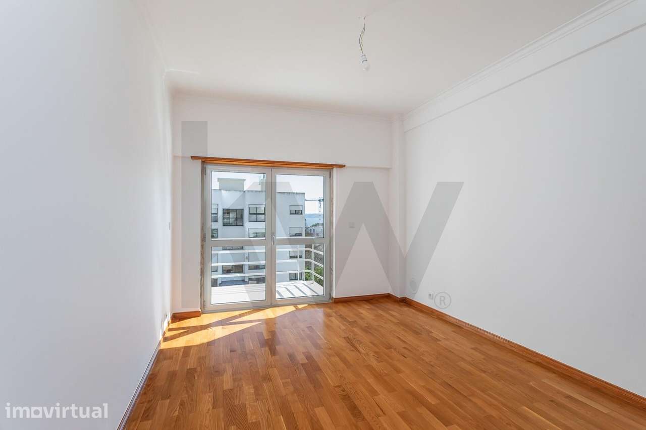 T3 em zona Premium de Paço de Arcos, vista mar, remodelado, garagem, a - Grande imagem: 4/17