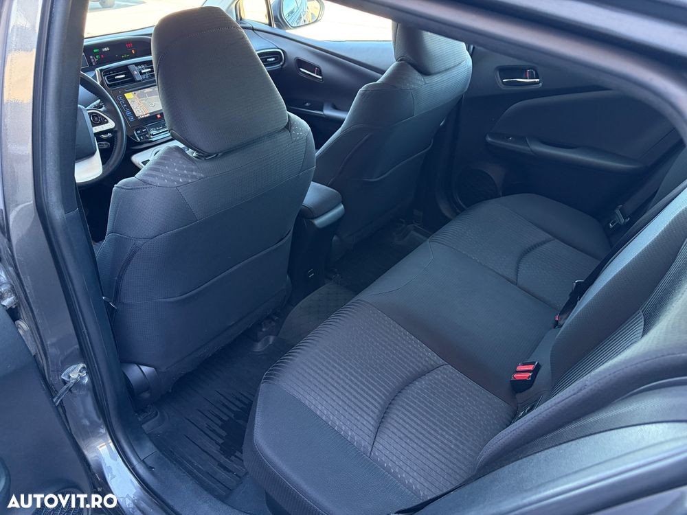 Toyota Prius (Hybrid) Executive - 6