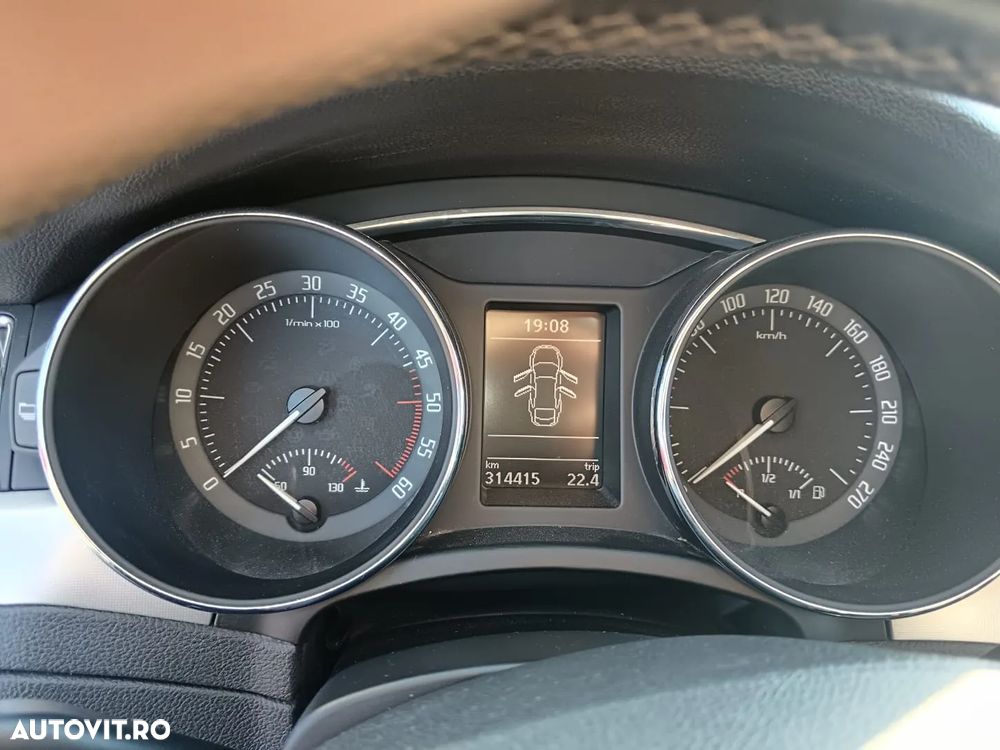 Skoda Superb 2.0 TDI Elegance - 26