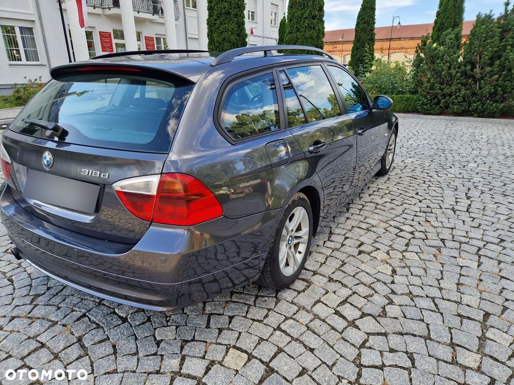 BMW Seria 3 318d - 18
