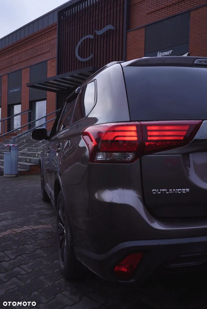 Mitsubishi Outlander - 19