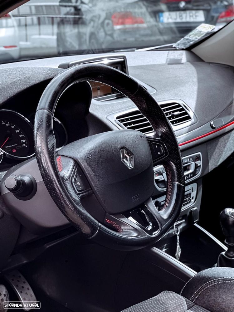 Renault Mégane Sport Tourer - 7