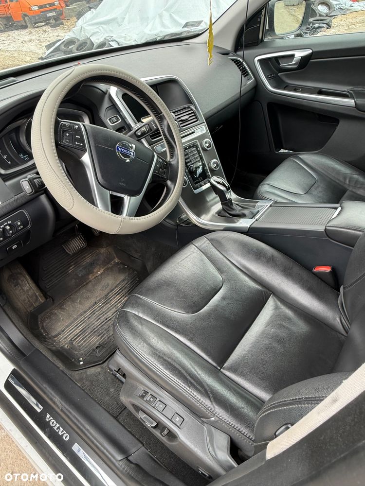 Volvo XC 60 - 6