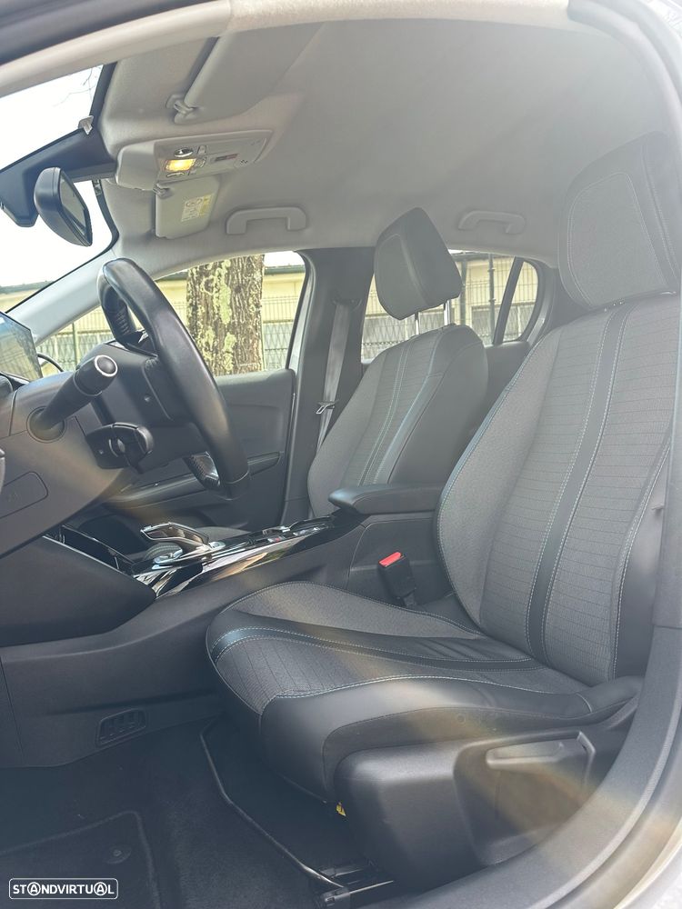 Peugeot e-208 Allure - 21