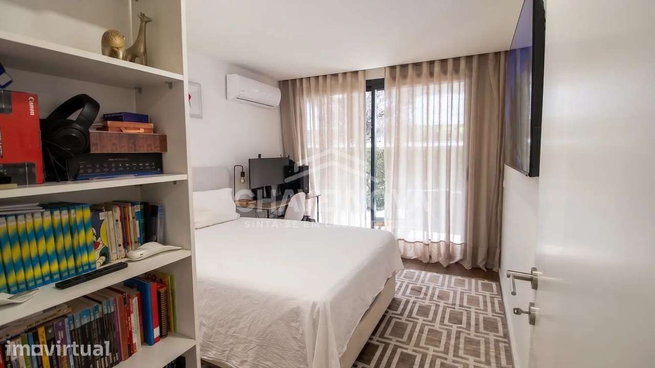 Apartamento T2 c/ Terraço em Santa Marinha (Candal) - Grande imagem: 2/33