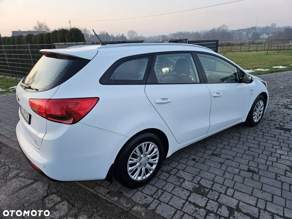 Kia Ceed - 4