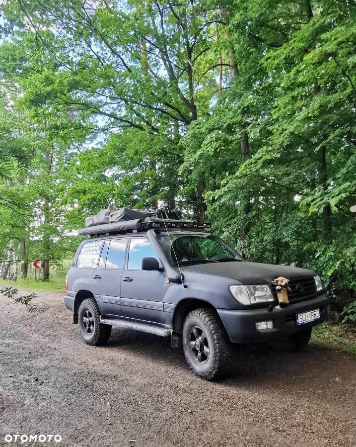 Toyota Land Cruiser 100 - 1