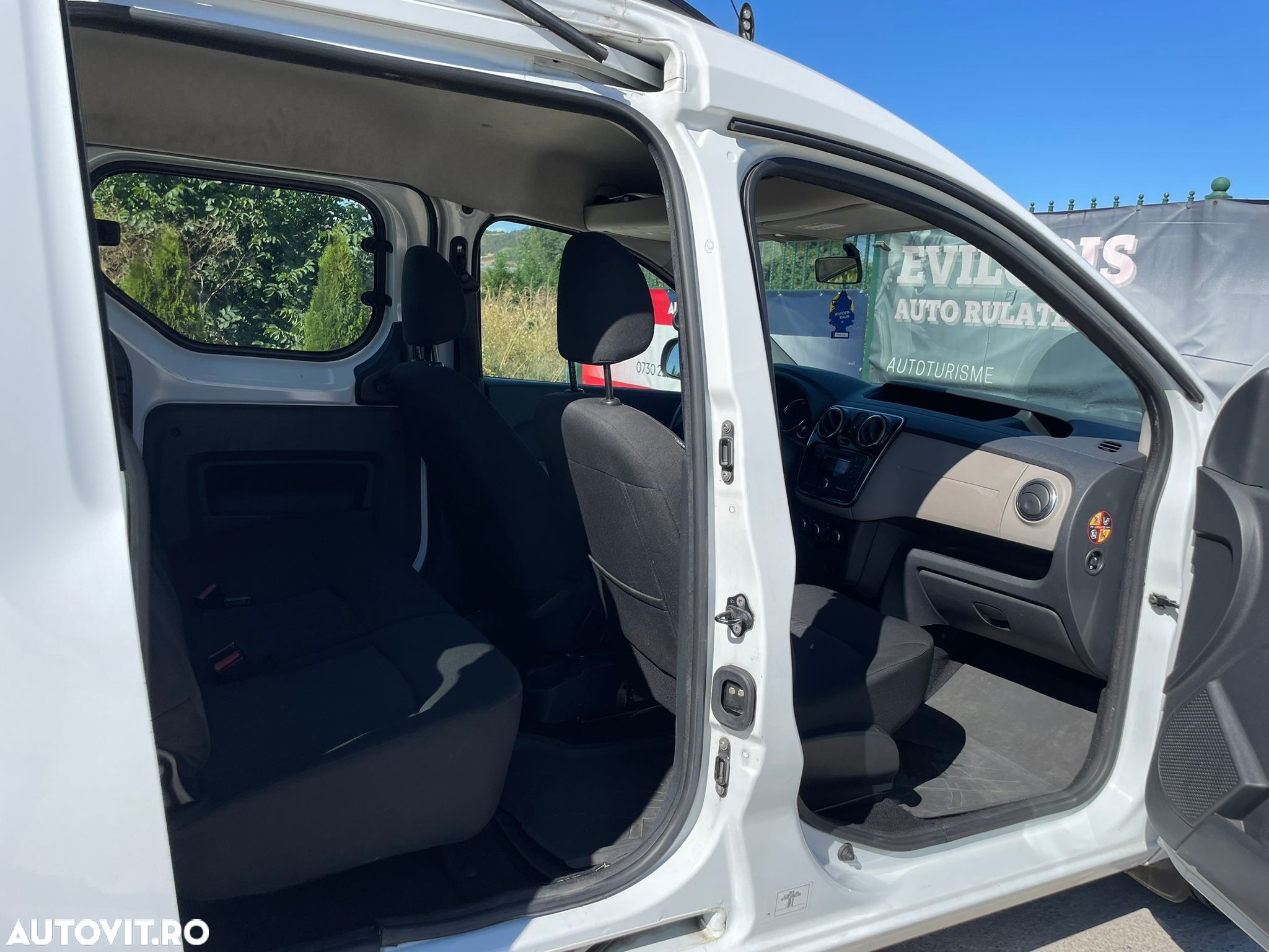 Dacia Dokker 1.5 dCi 90 CP Laureate - 26