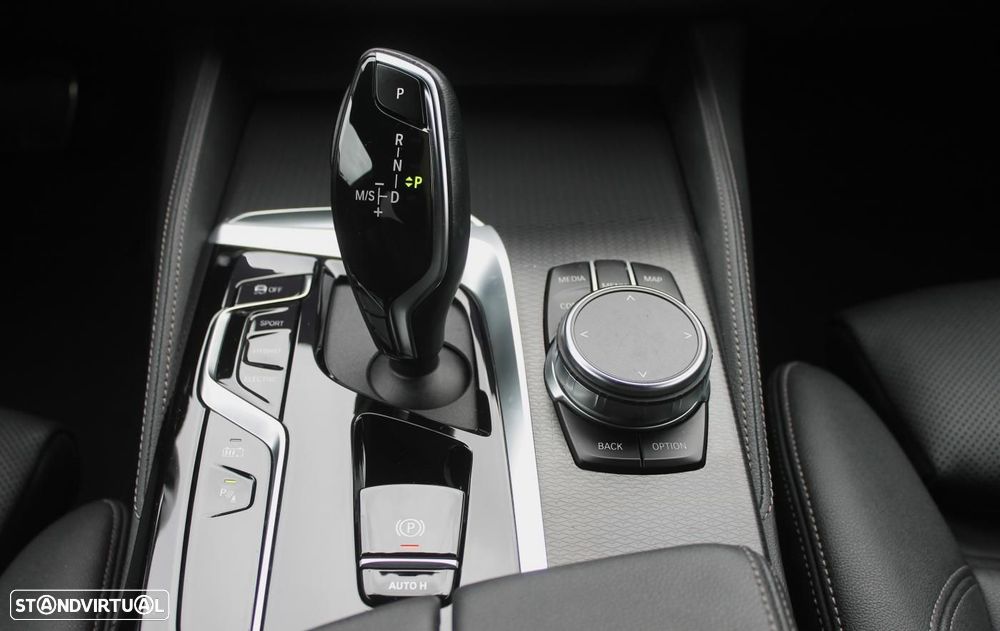 BMW 530 e Pack Desportivo M - 46