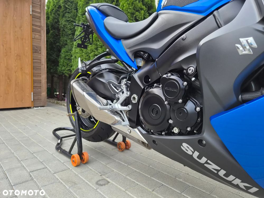 Suzuki GSX - 15