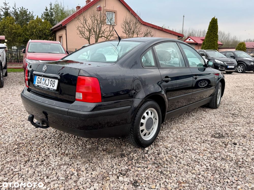 Volkswagen Passat 1.6 - 3
