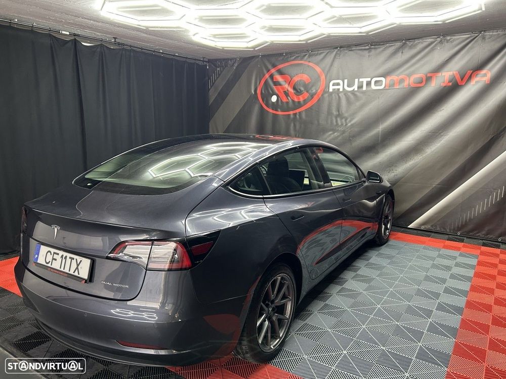Tesla Model 3 - 4