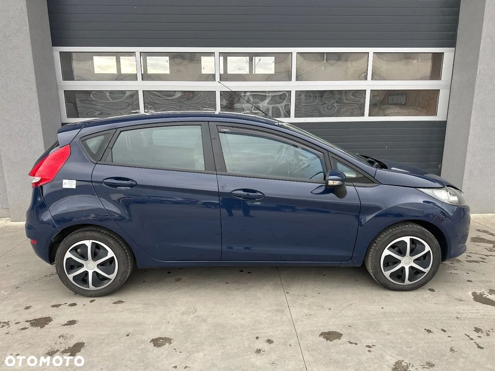 Ford Fiesta 2009 photo 2