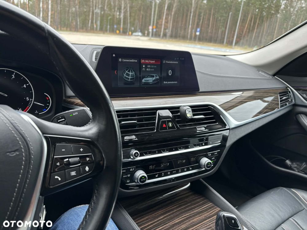 BMW Seria 5 518d Luxury Line - 8