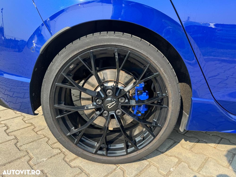 Volkswagen Golf - 33