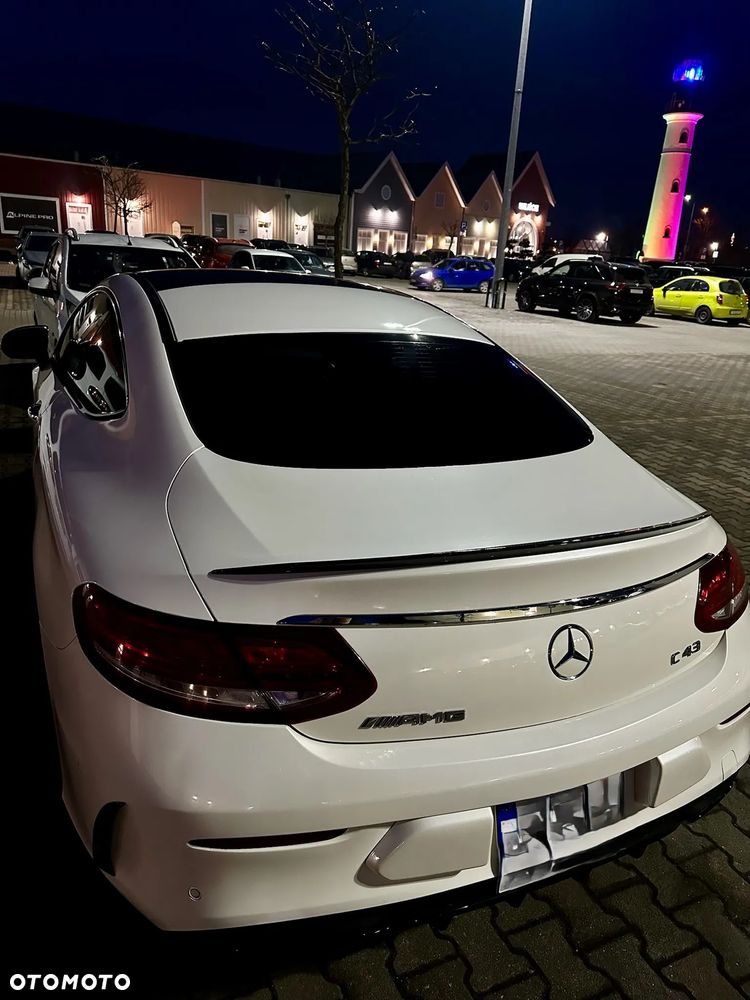 Mercedes-Benz Klasa C AMG 43 4Matic 9G-TRONIC - 11