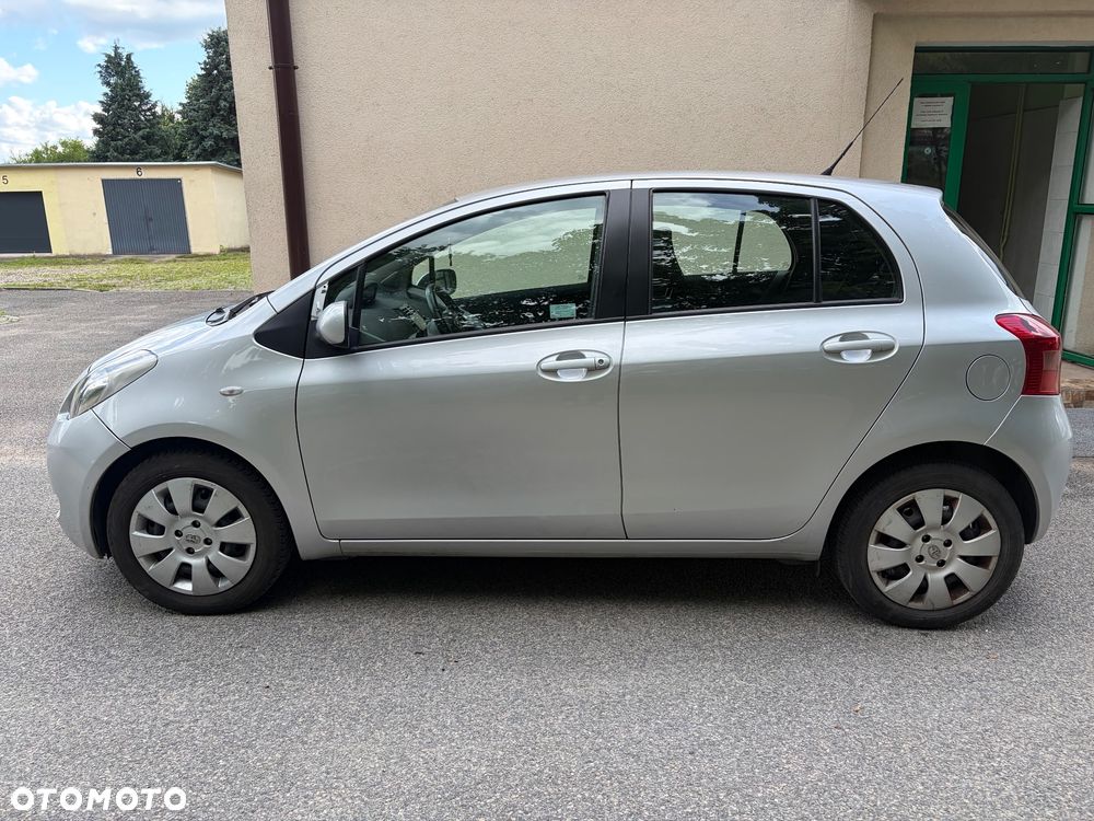 Toyota Yaris 1.3 Sol - 1