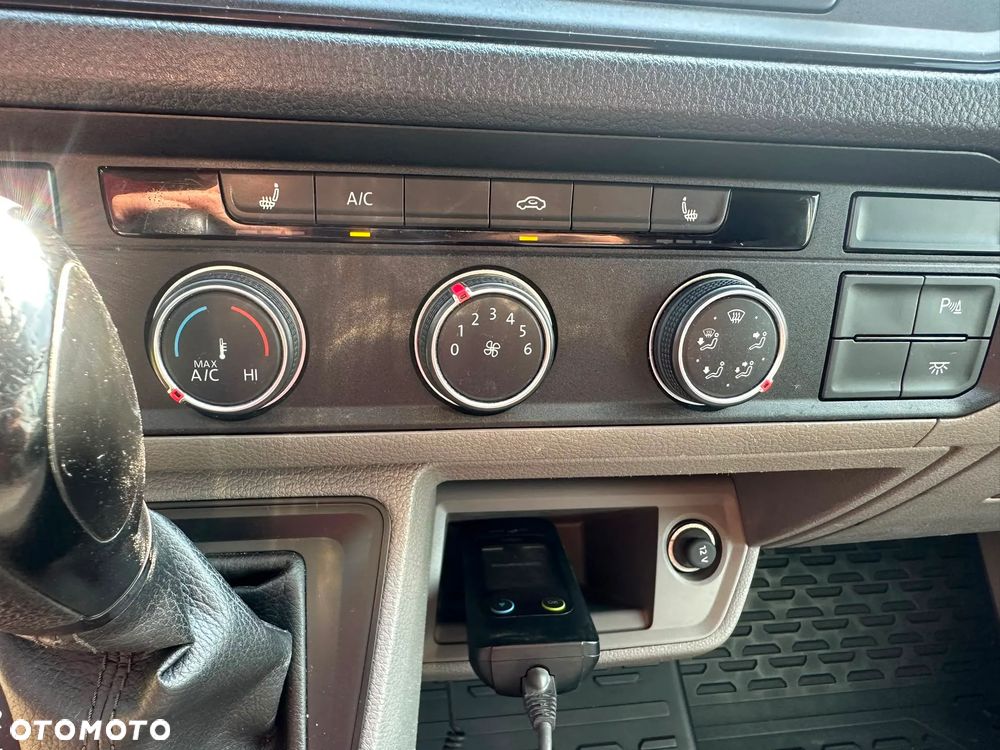 Volkswagen Crafter MAXI L4 2.0 diesel 177kM 2018 rok, WEBASTO, HAK, KAMERA-PEŁNA OPCJA WYPOSAŻENIA! - 31