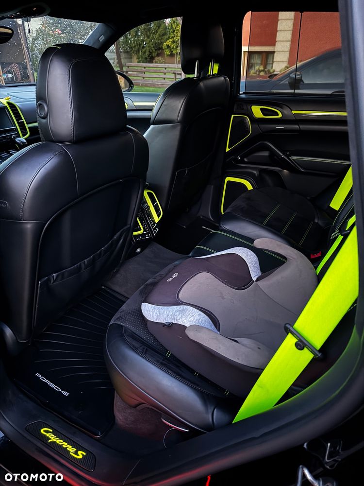 Porsche Cayenne S Diesel Platinum Edition - 16