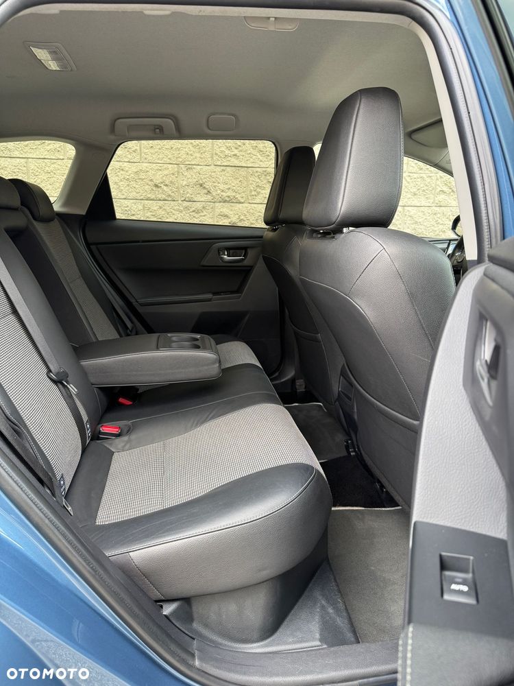 Toyota Auris Hybrid 135 Prestige - 14