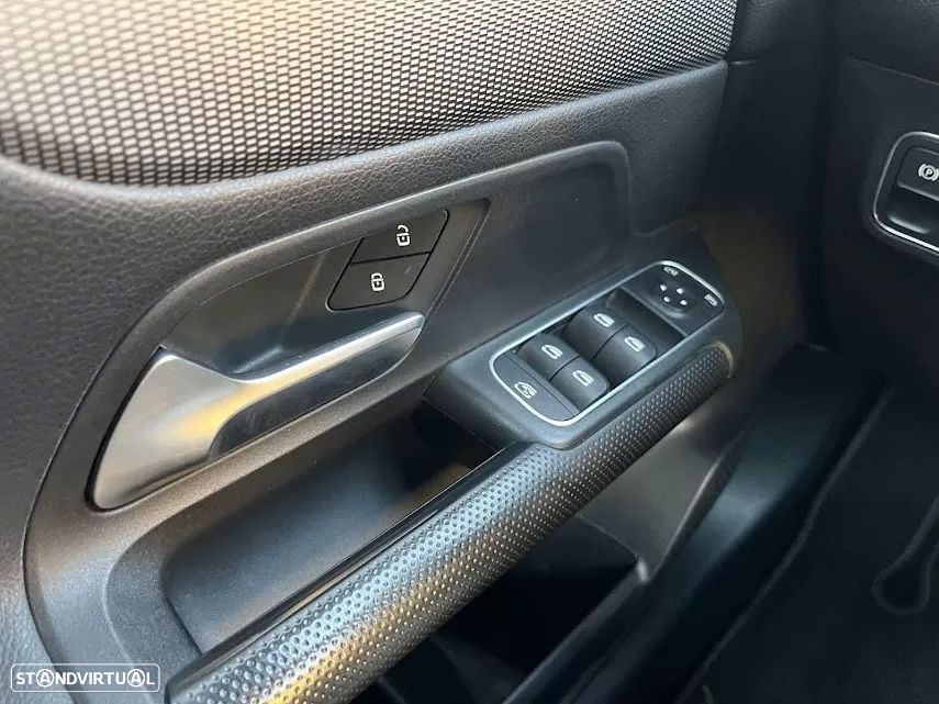 Mercedes-Benz GLB 200 - 21