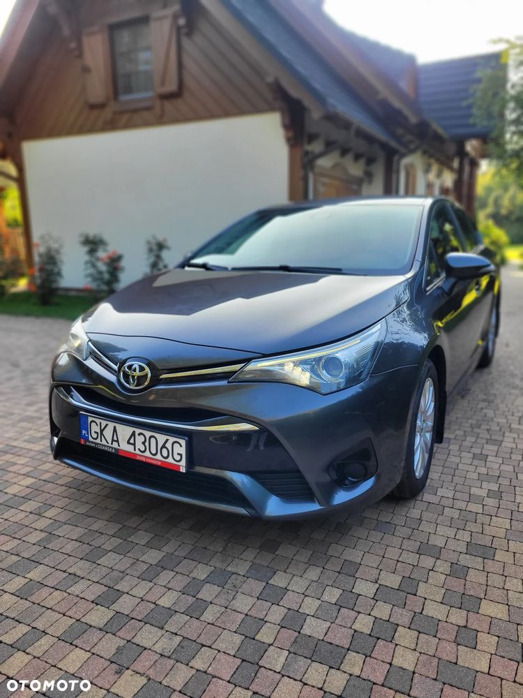Toyota Avensis 1.6 Life - 1
