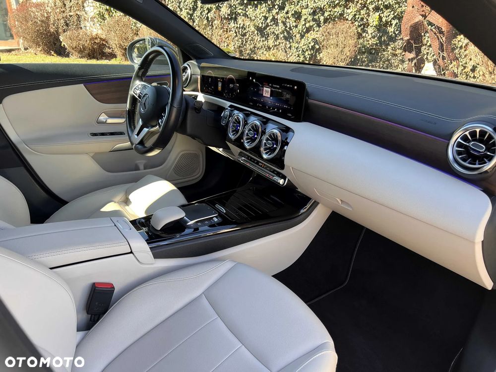 Mercedes-Benz CLA 200 Progressive 7G-DCT - 8