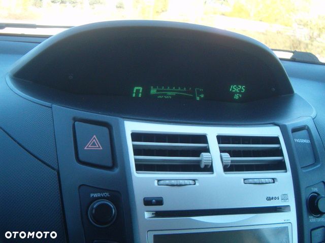 Daihatsu Sirion - 21