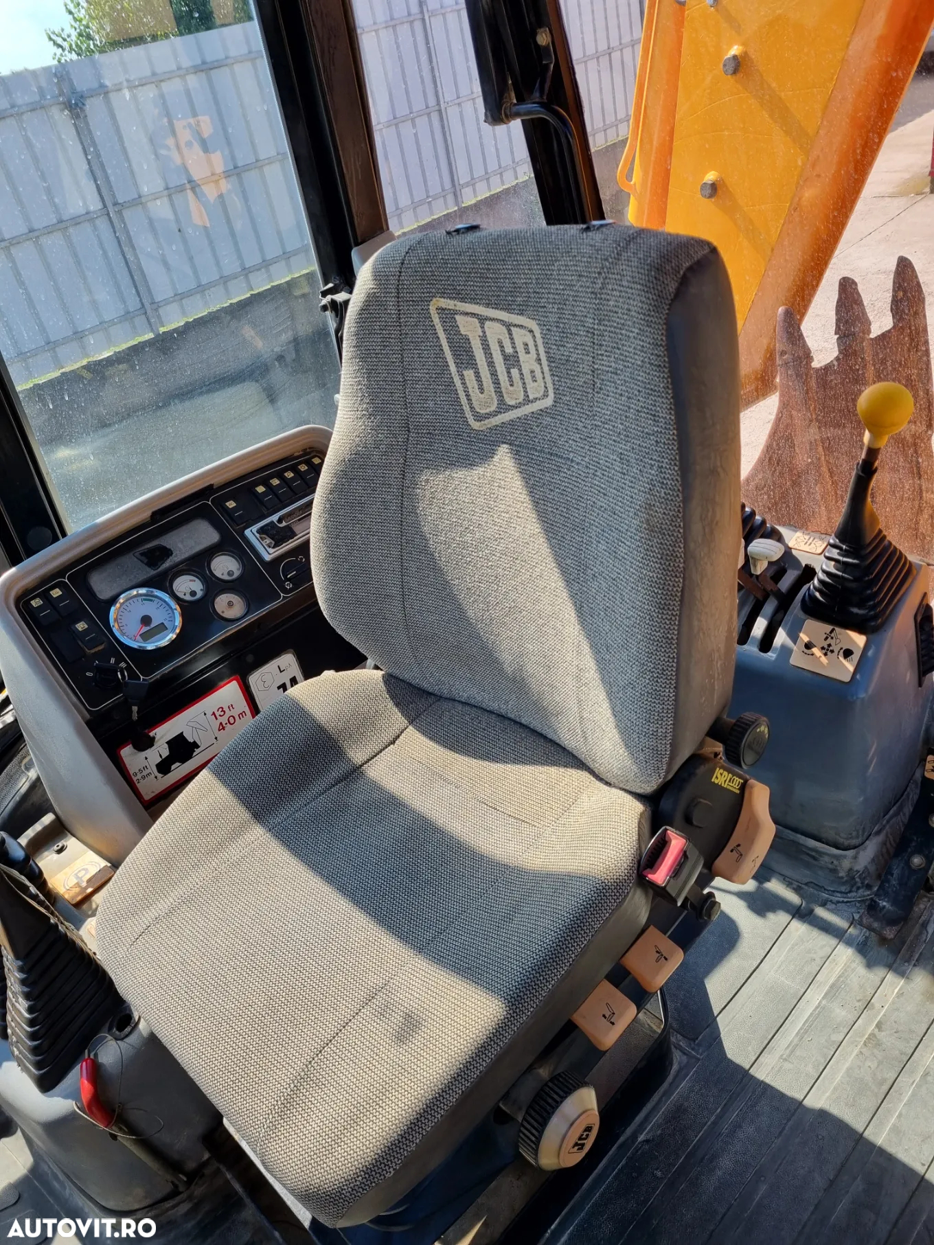 JCB 4CX - 11