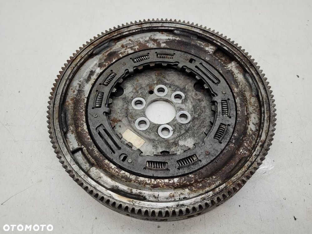 KOŁO ZAMACHOWE DWUMASOWE DWUMAS 1.5 TSI SKODA OCTAVIA IV 04E105266AM - 1