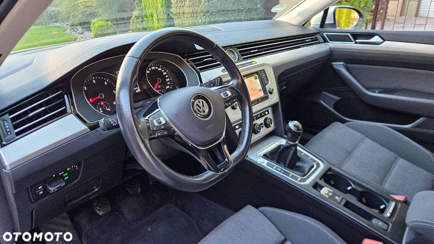 Volkswagen Passat Variant 2.0 TDI SCR Trendline - 14